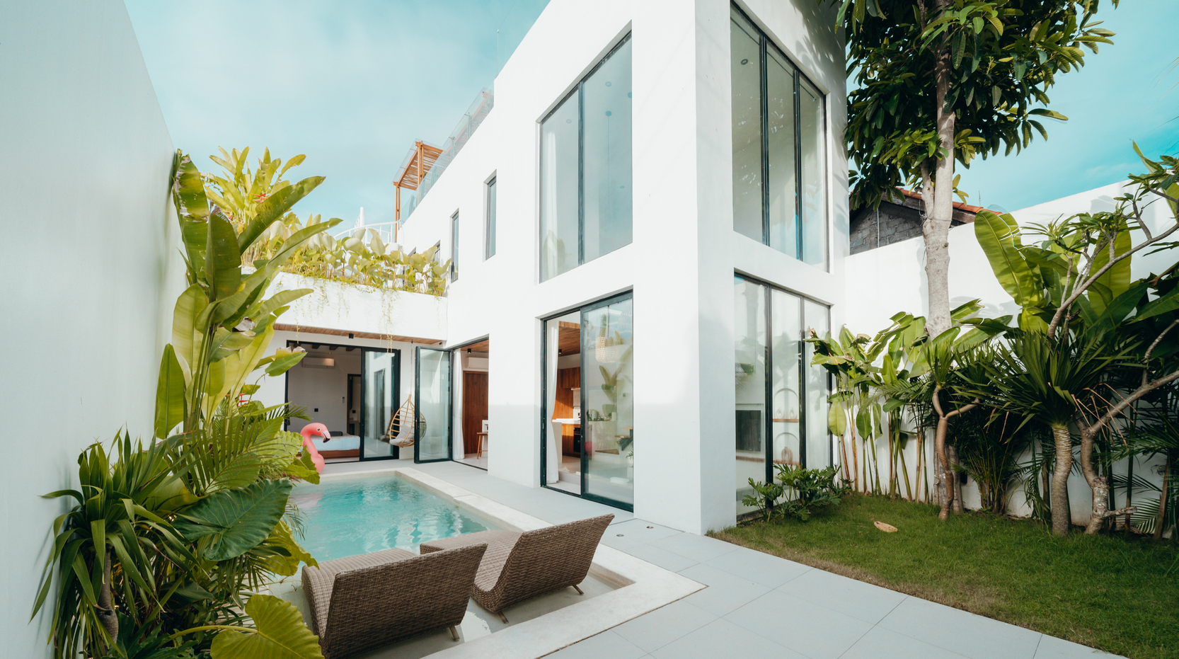 MODERN TROPICAL VILLA IN UMALAS