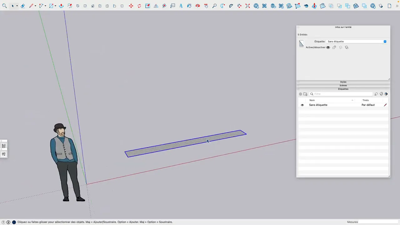 Face plane sélectionnée dans SketchUp avec hachures et panneau d'informations, prête pour extrusion
