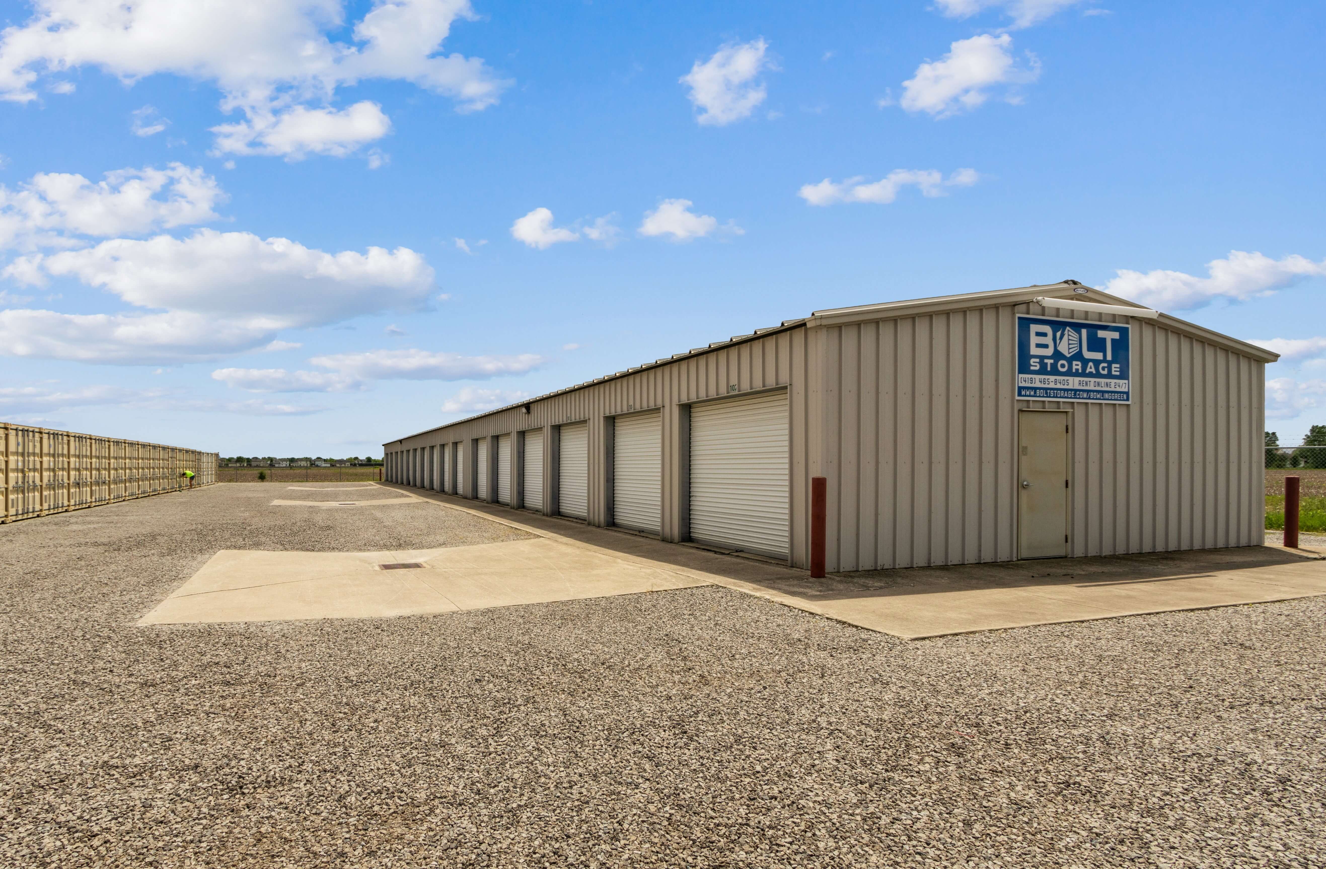 A Bolt Storage Facility in Bowling Green, OH: Secure and welcoming self-storage with well-maintained facilities and roomy storage units reliable and convenient for your belongings.