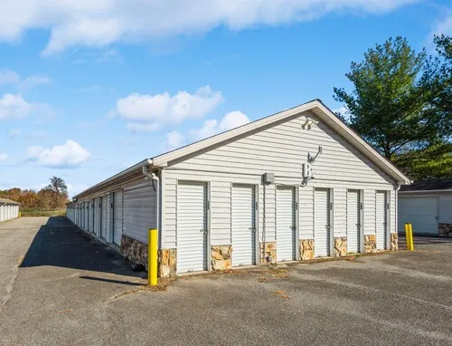 A Bolt Storage Facility in Christiansburg, VA: Secure and welcoming self-storage with well-maintained facilities and roomy storage units reliable and convenient for your belongings.