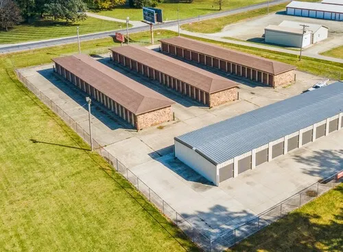 A Bolt Storage Facility in Peru: Secure and welcoming self-storage with well-maintained facilities and roomy storage units reliable and convenient for your belongings.