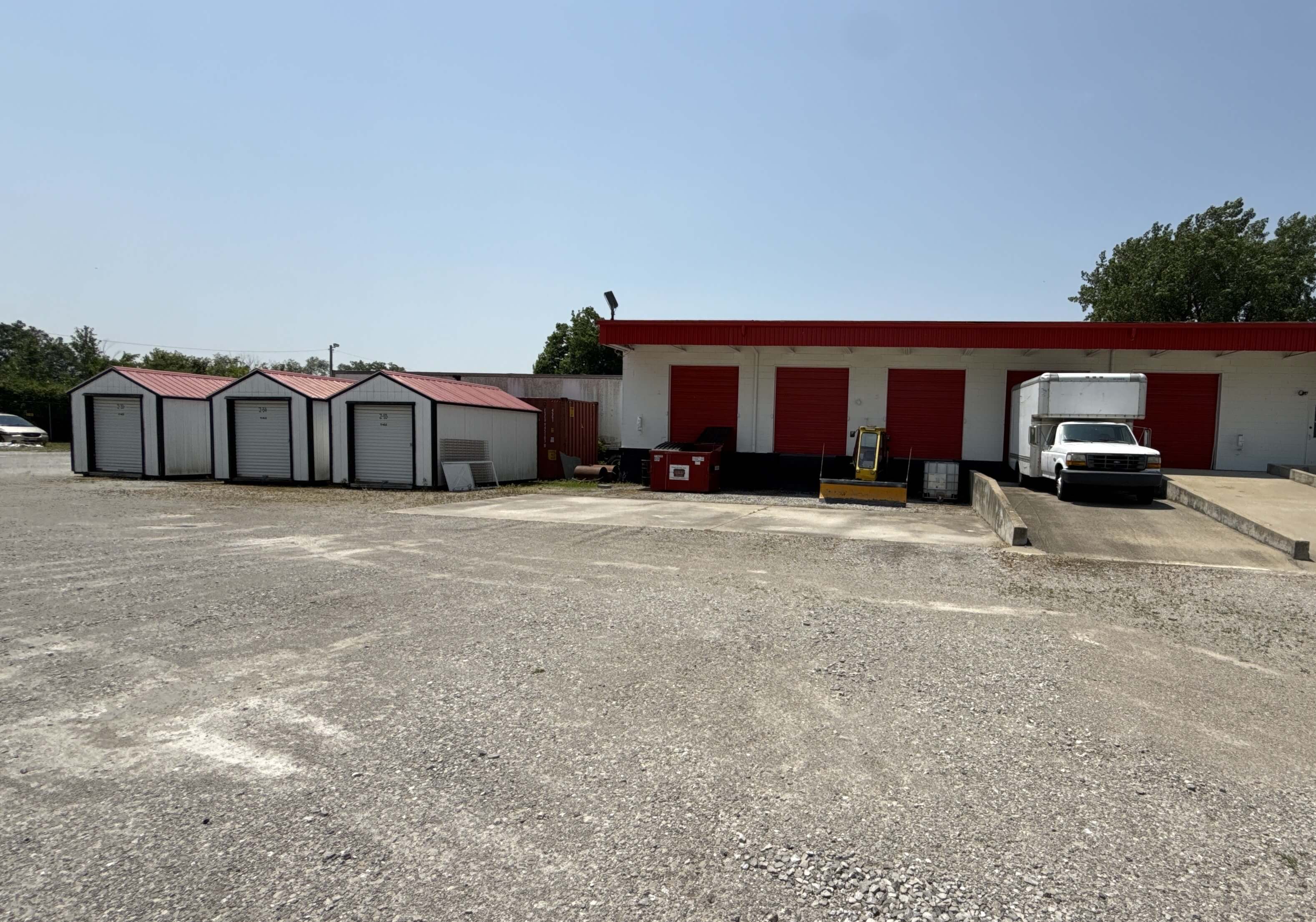 A bolt sTorage Facility in Kokomo, IN with a truck parked 