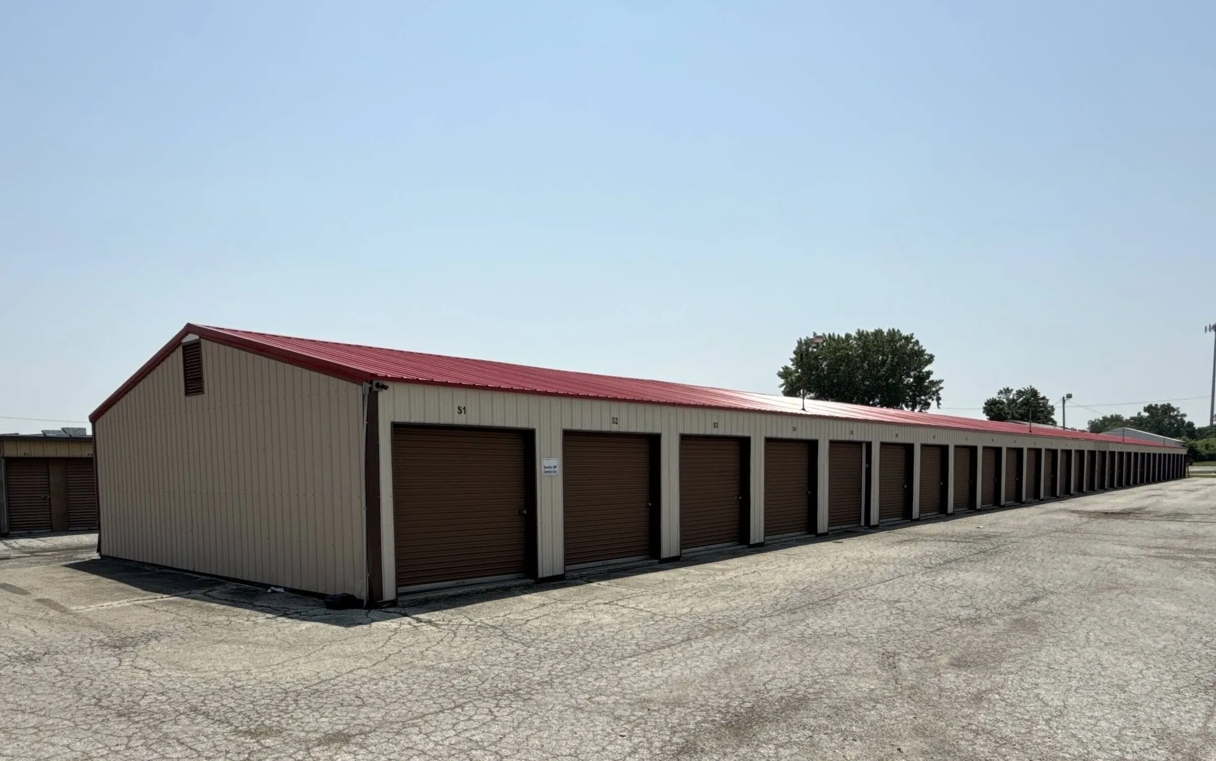 A self storage buildign 