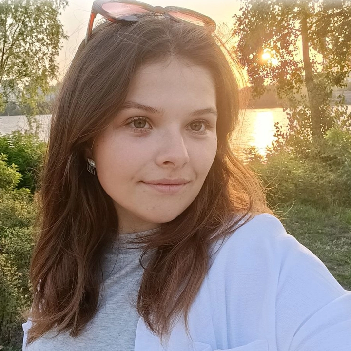Ірина Невесенко - викладач онлайн-школи малювання Хамелеон