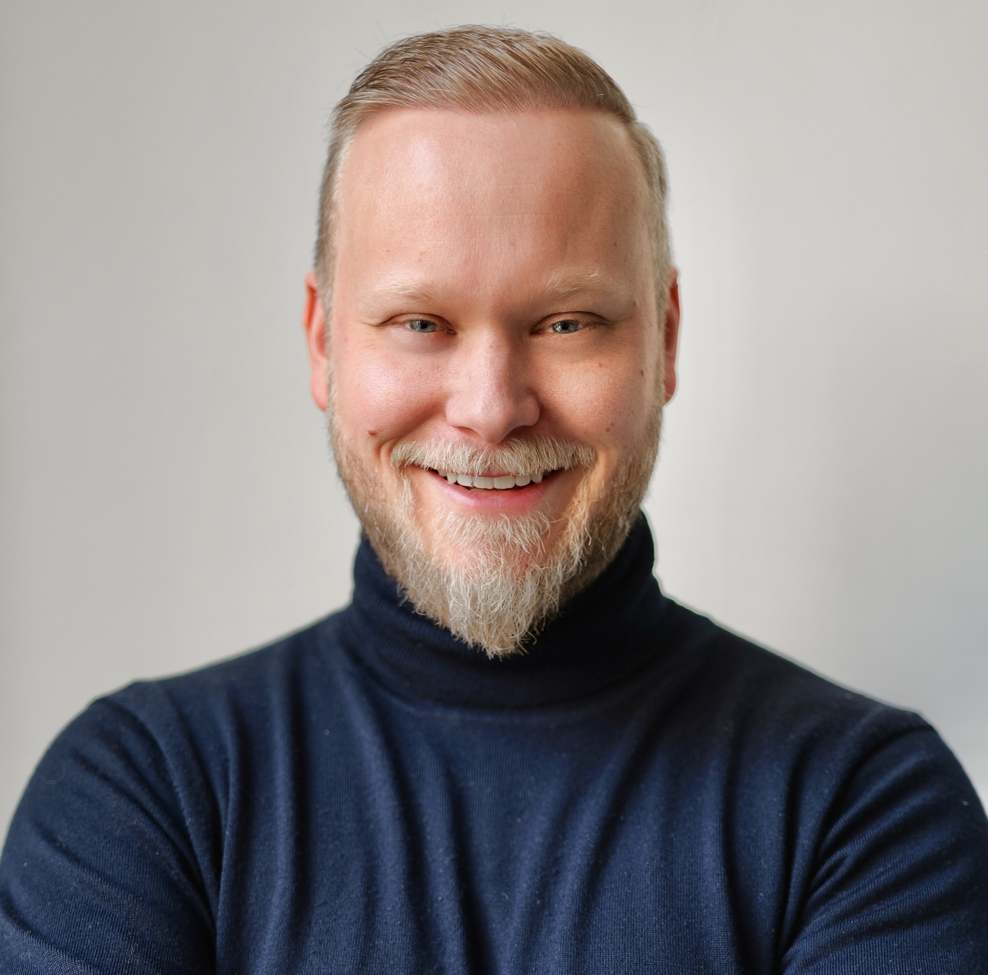Profile Picture of our CEO Ben Stolze