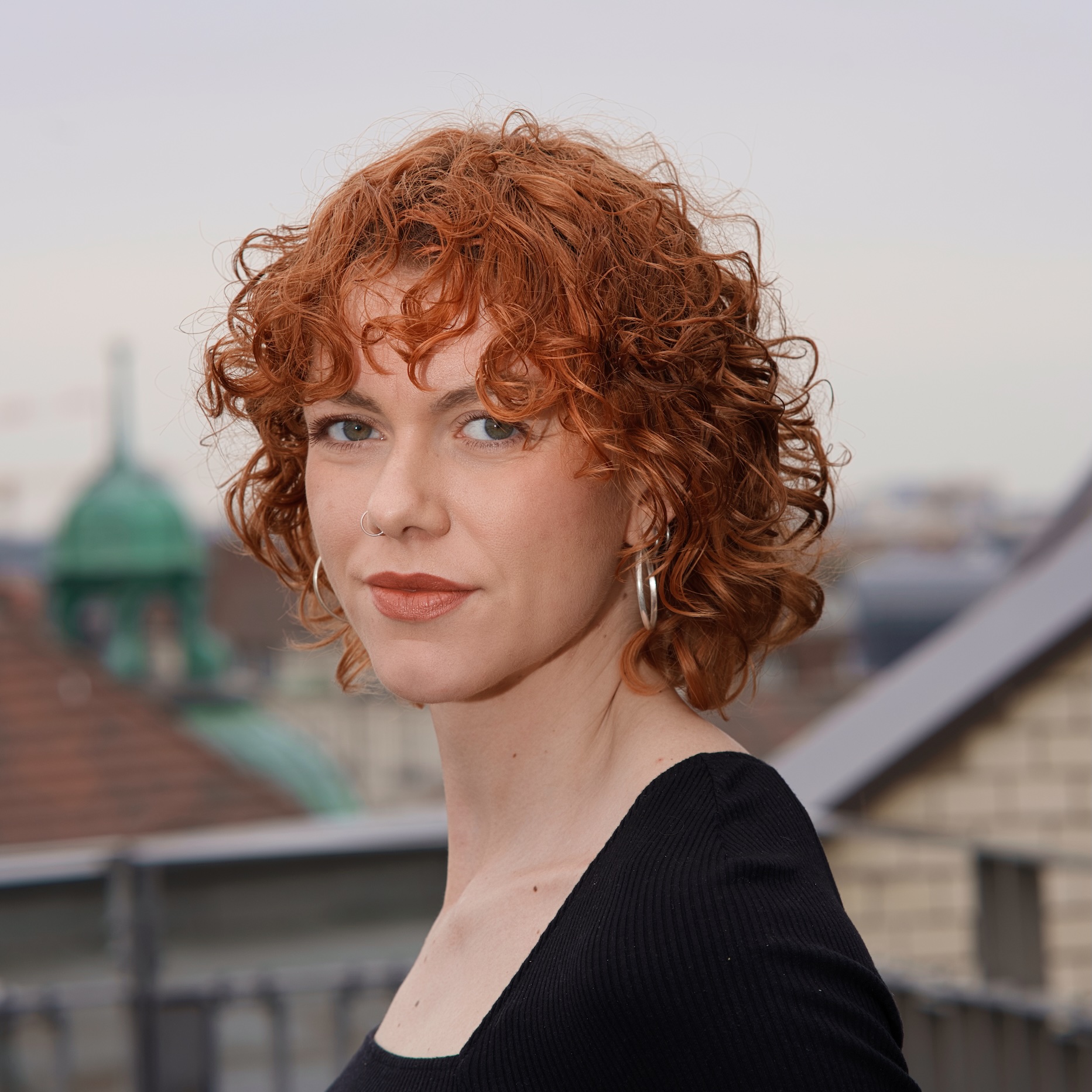 Portraitfoto von Speakerin Julia Schnitger