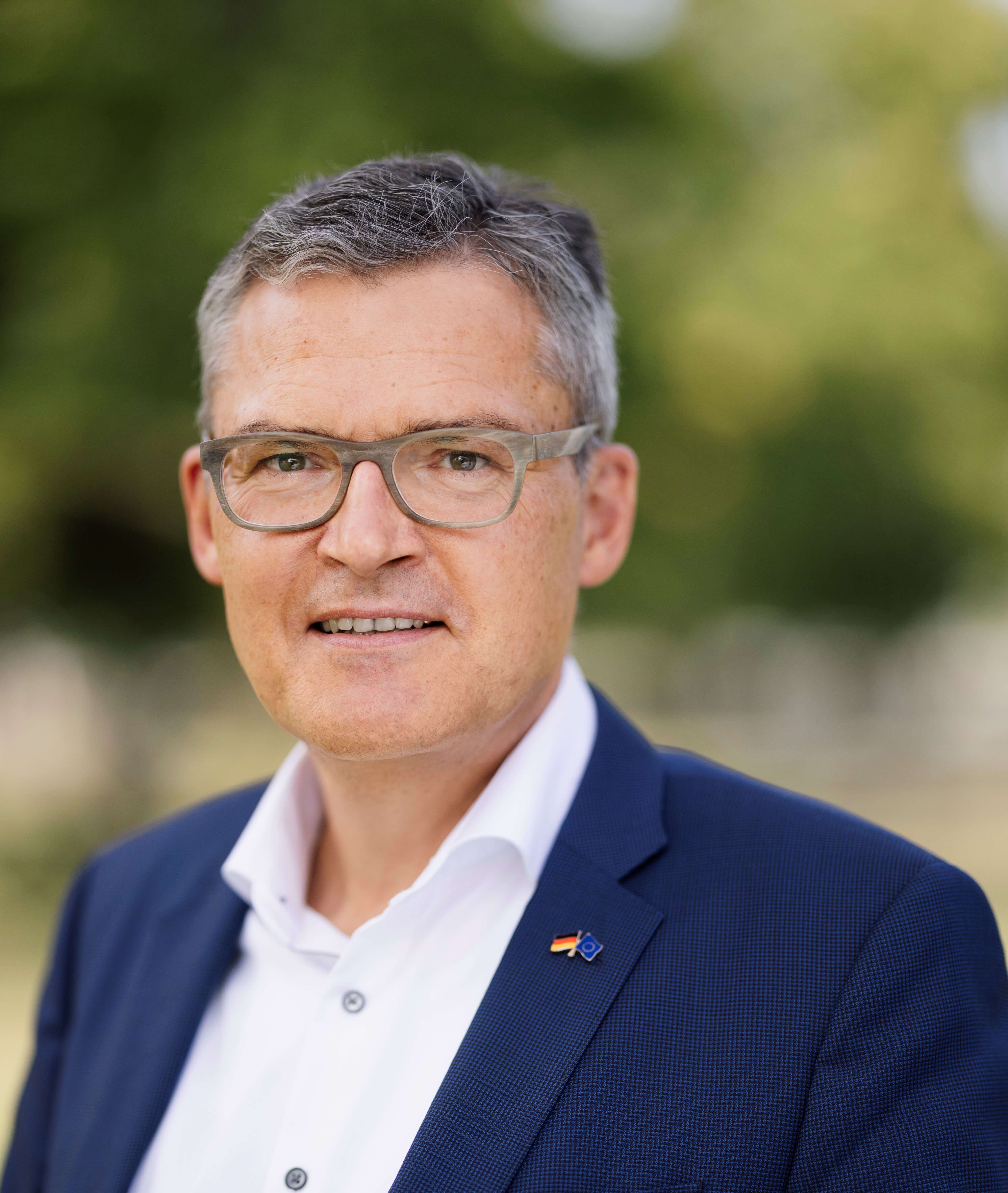 Portraitfoto von Roderich Kiesewetter