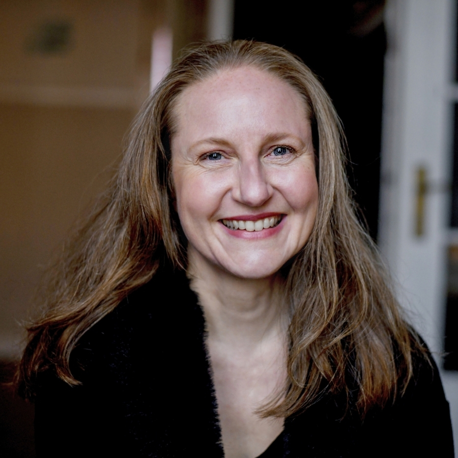 Portraitfoto von Karoline Rütter