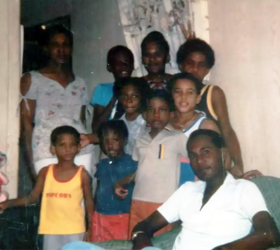 Familia Alvarado García reunida en la casa de la Matriarca Manuela García Prats. Circa 1982.