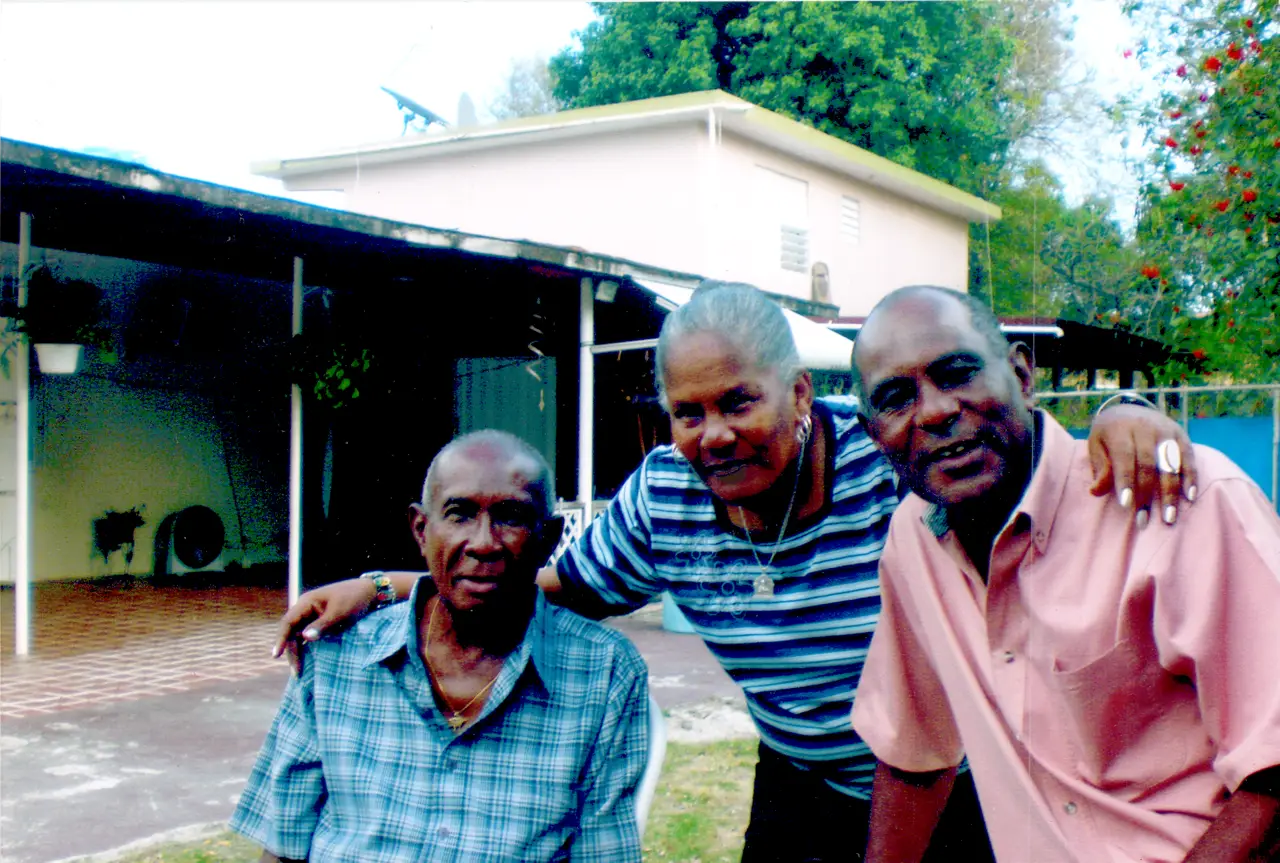 Los Hermanos Alvarado: Antonio “Toño” Alvarado, Isabel “Chabe” Alvarado y Ángel “Nelito” Alvarado. Circa 2020.
