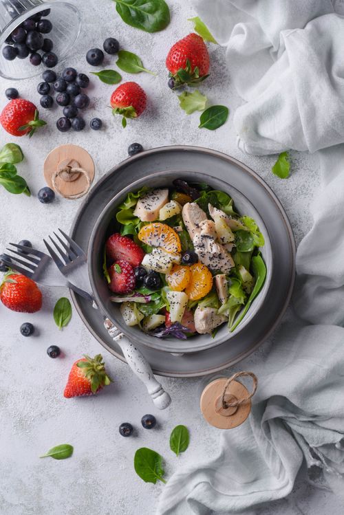Spinach Fruit Salad with Skyr Dressing