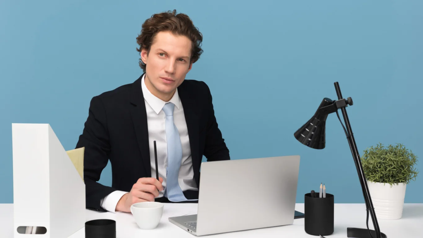 Gerente por primera vez desarrollando habilidades de liderazgo y gestión de equipos