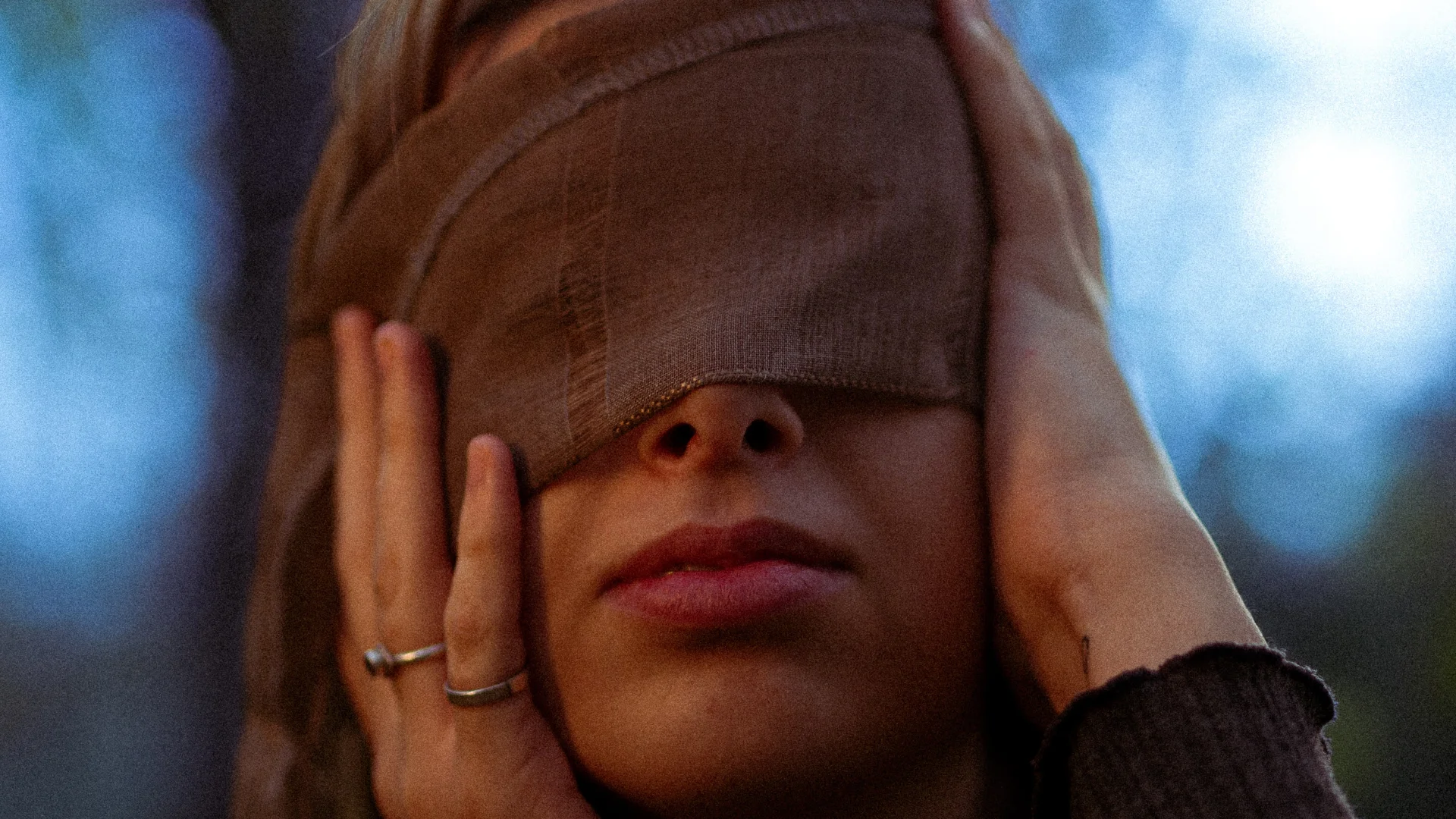 Sesgos inconscientes en la toma de decisiones que afectan el comportamiento y el entorno laboral