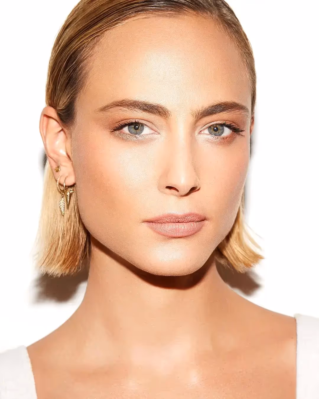 @noraarnezederofficial for @diormakeup.
Image via @BeautyisBoring
