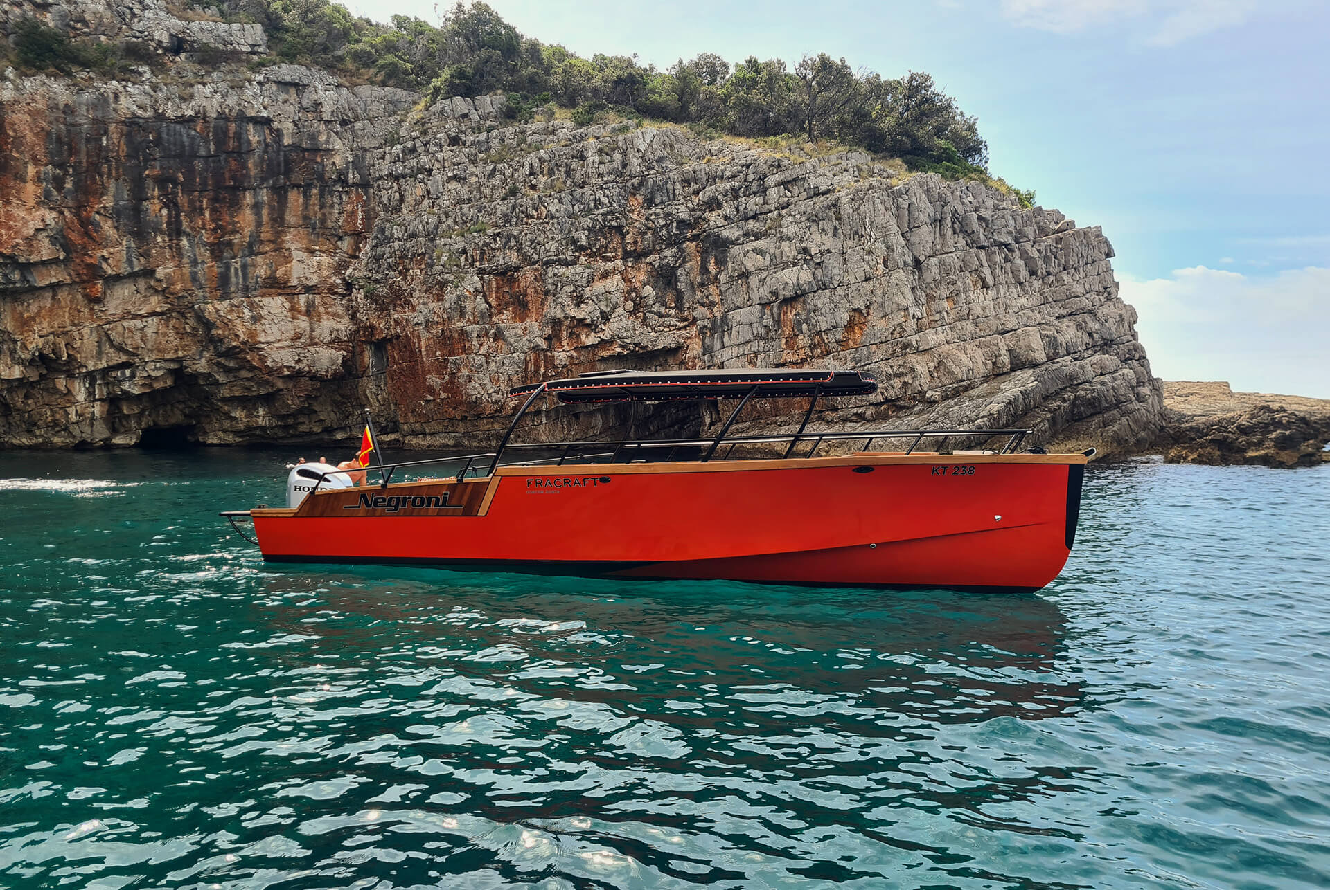 Fracraft Negroni boat model cruising on Adriatic sea