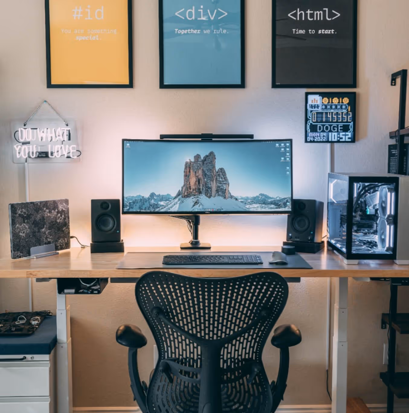 Ein typischer remote Arbeitsplatz eines Tech-Workers