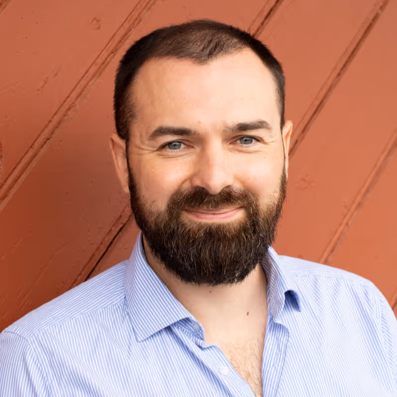 Portrait of Waldemar, managing director of plakos