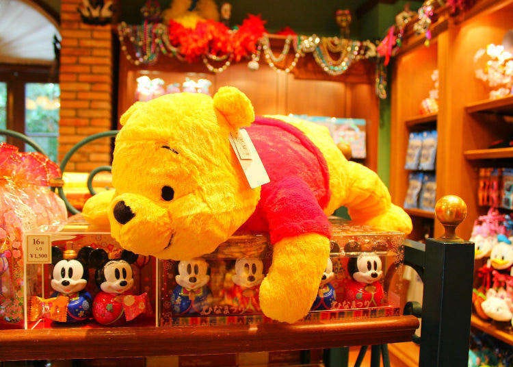 Asking the Merchandise Staff: 33 Must-Have Souvenirs from Tokyo Disneyland! | LIVE JAPAN travel guide