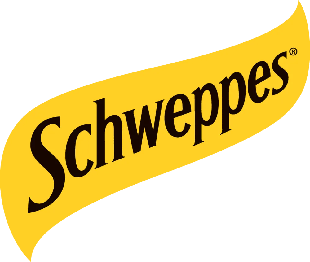 Schweppes Markenlogo auf gelbem wellenförmigem Hintergrund.