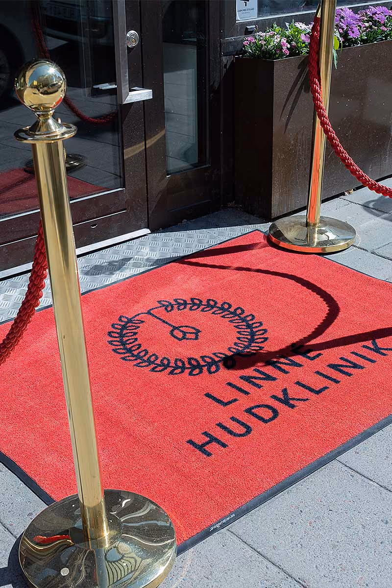 Logomatta för Linné Hudklinik i Stockholm – Logomattan