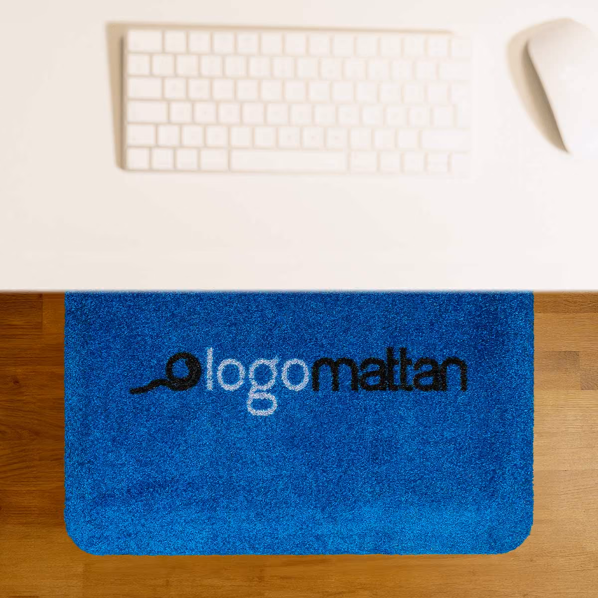 Ergonomisk arbetsplatsmatta med logo från Logomattan