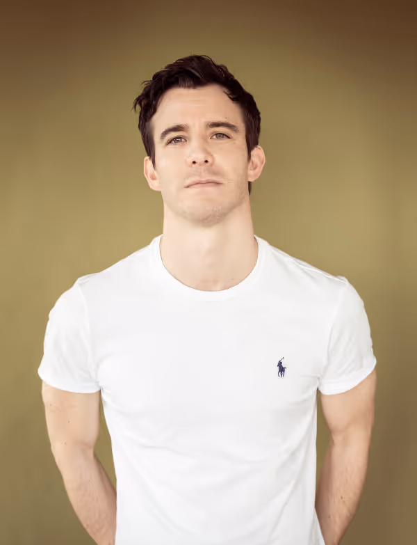 Luke Thompson thumbnail photo