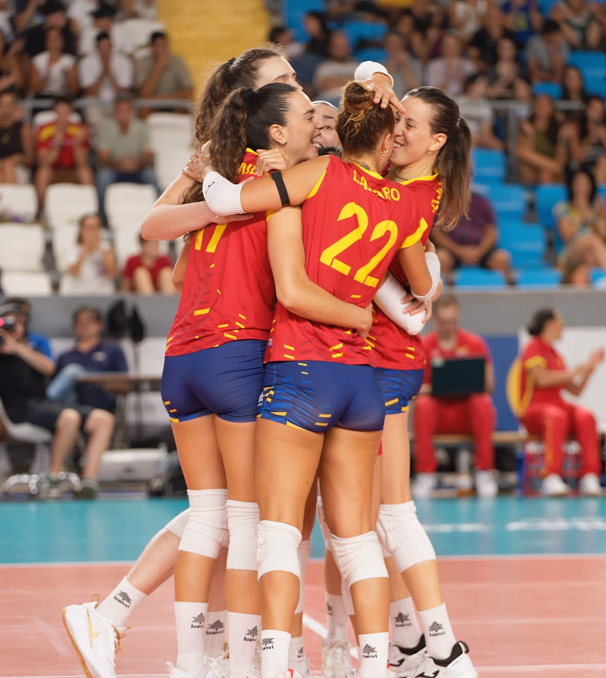 Three Louisville Volleyball Alumni Compete at 2025 World Championships in Thailand