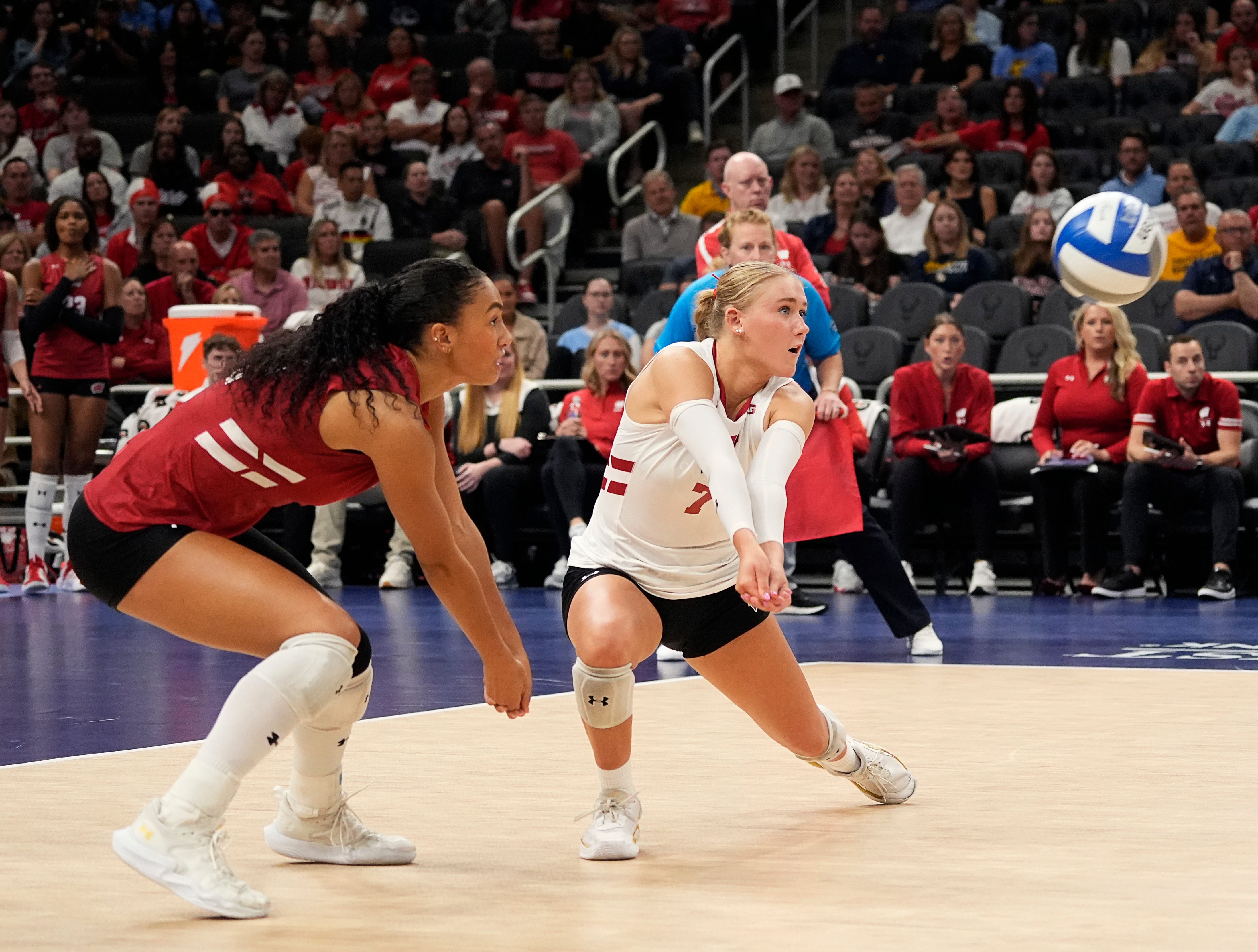 Wisconsin wins ninth straight with sweep over Illinois 