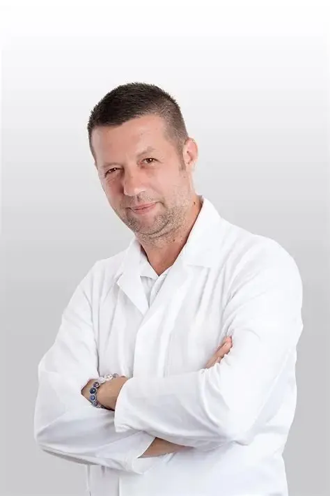 Д-р Момчил Кермедчиев