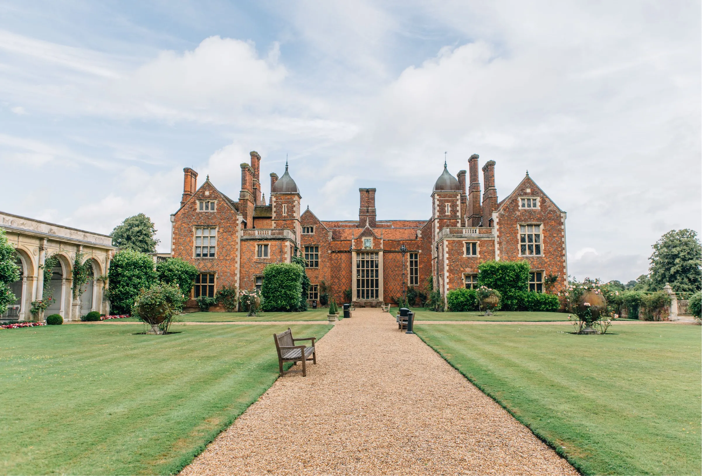North Mymms Park - A splendid venue featuring manicured gardens, perfect for grand weddings and events