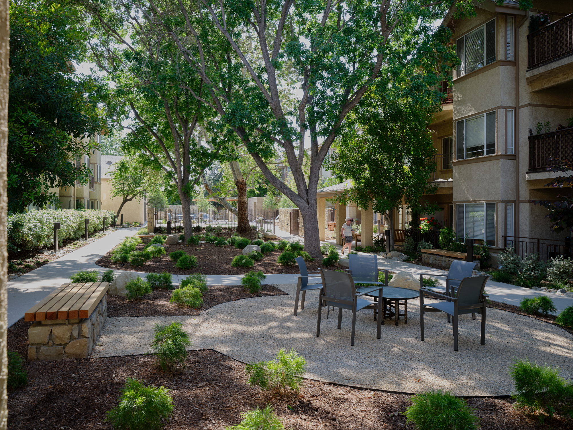 Photo of the Valley Oaks Clubhouse