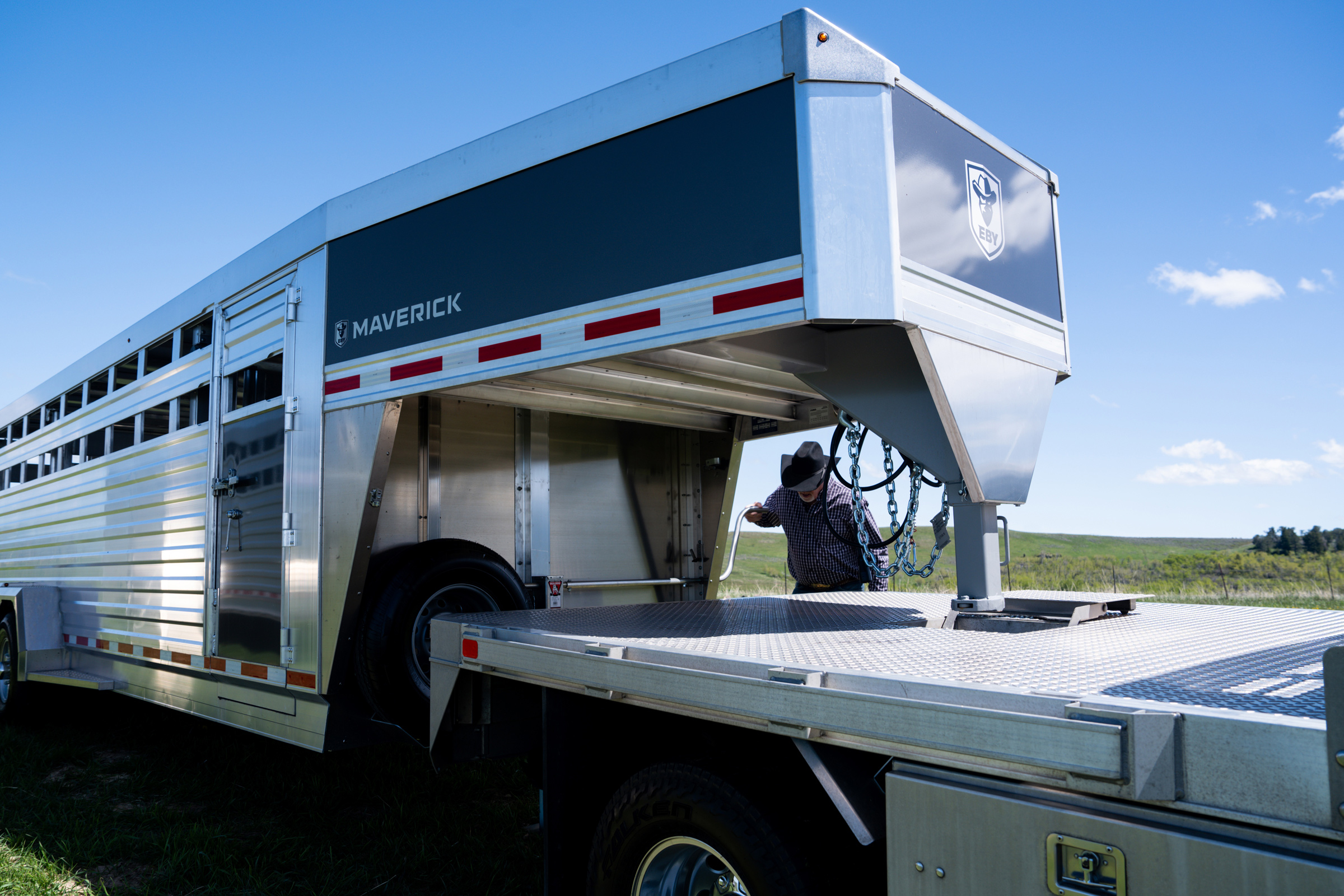 Eby Maverick Slat Side Gooseneck Livestock Trailer - Black nose panel and black side door