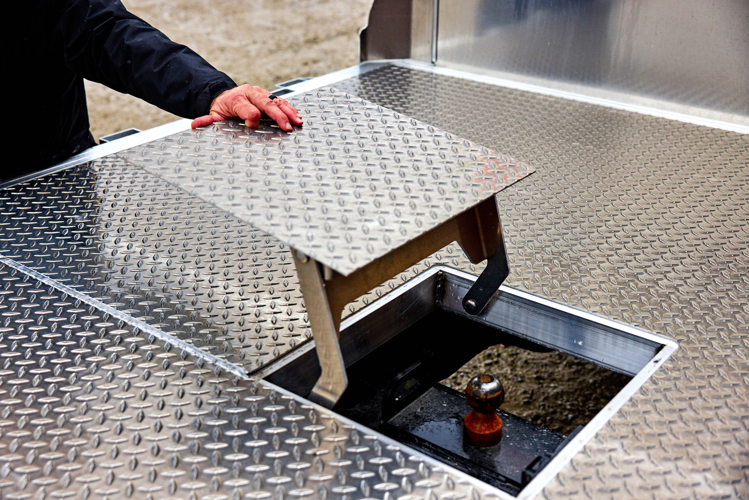 Eby BIG COUNTRY Flat Bed Towing Body