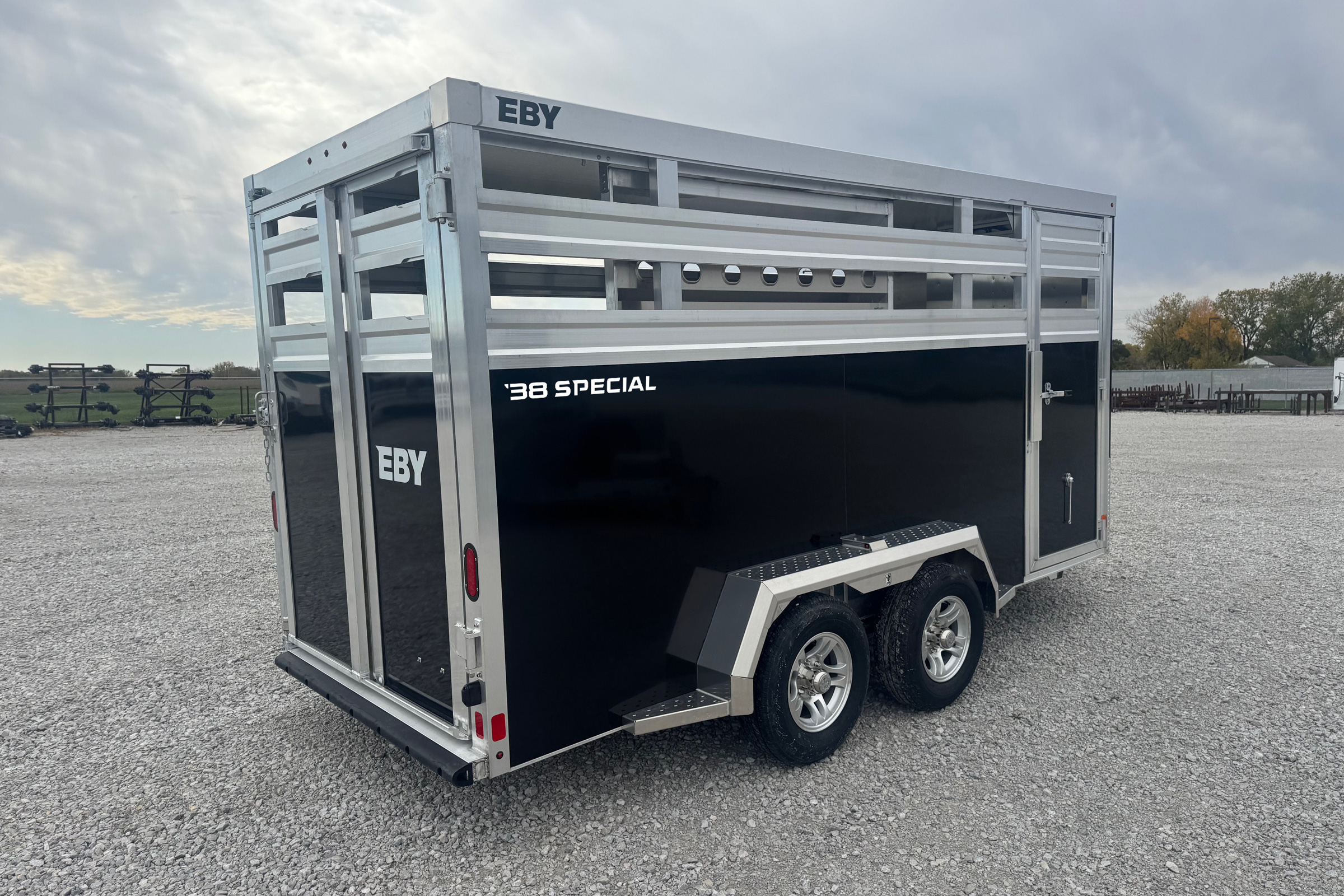 Eby '38 Special - Bumper hitch livestock trailer - Midnight Black