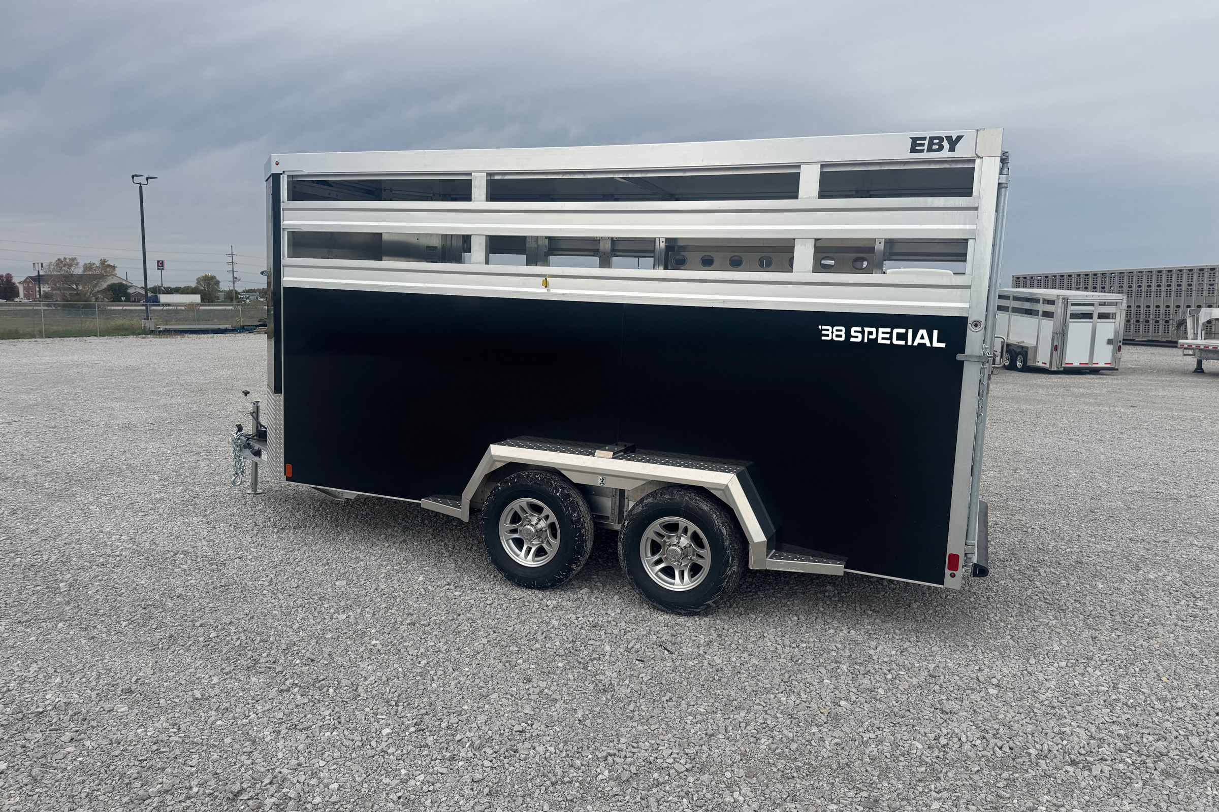 Eby '38 Special - Bumper hitch livestock trailer - Midnight Black