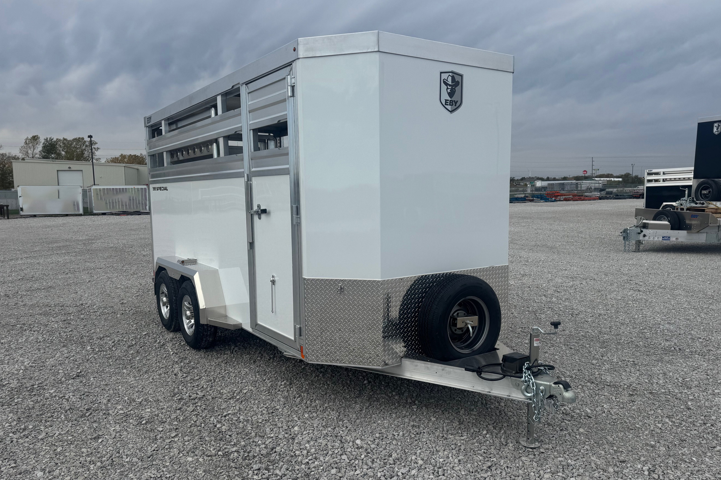 Eby '38 Special - Bumper hitch livestock trailer - Arctic White