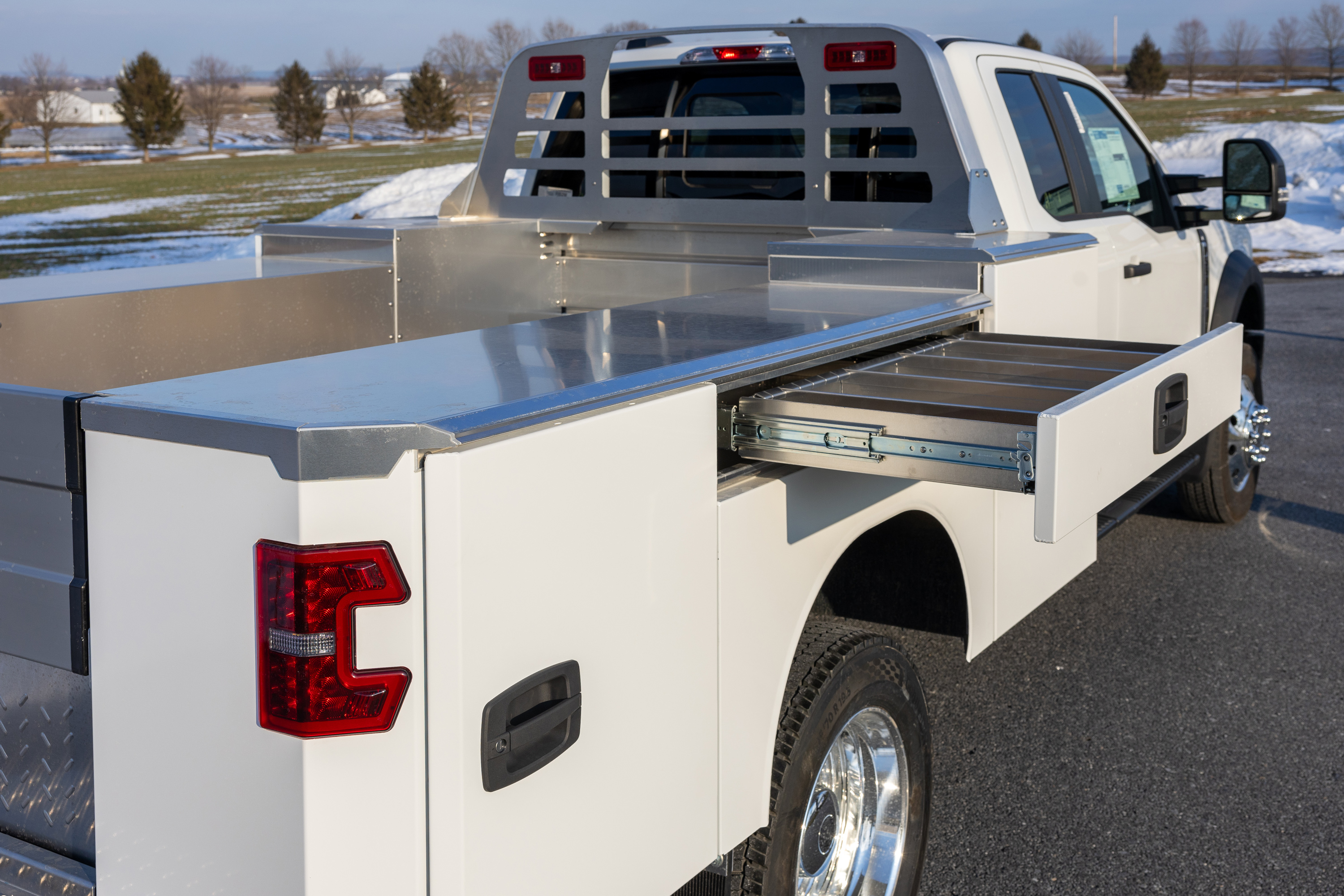 RENEGADE GN - Gooseneck Service Body