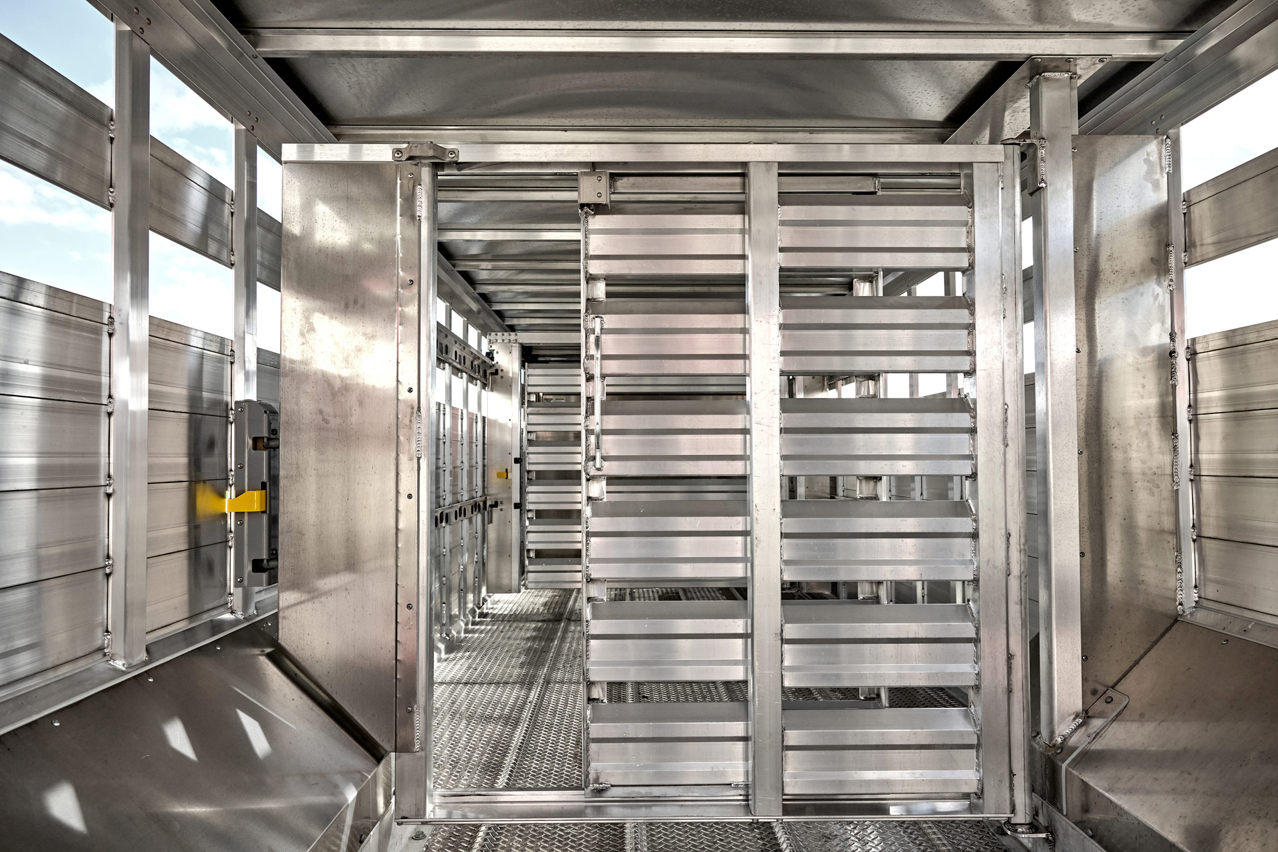 Eby Ruff Neck Final Drive Slat Side Livestock Trailer