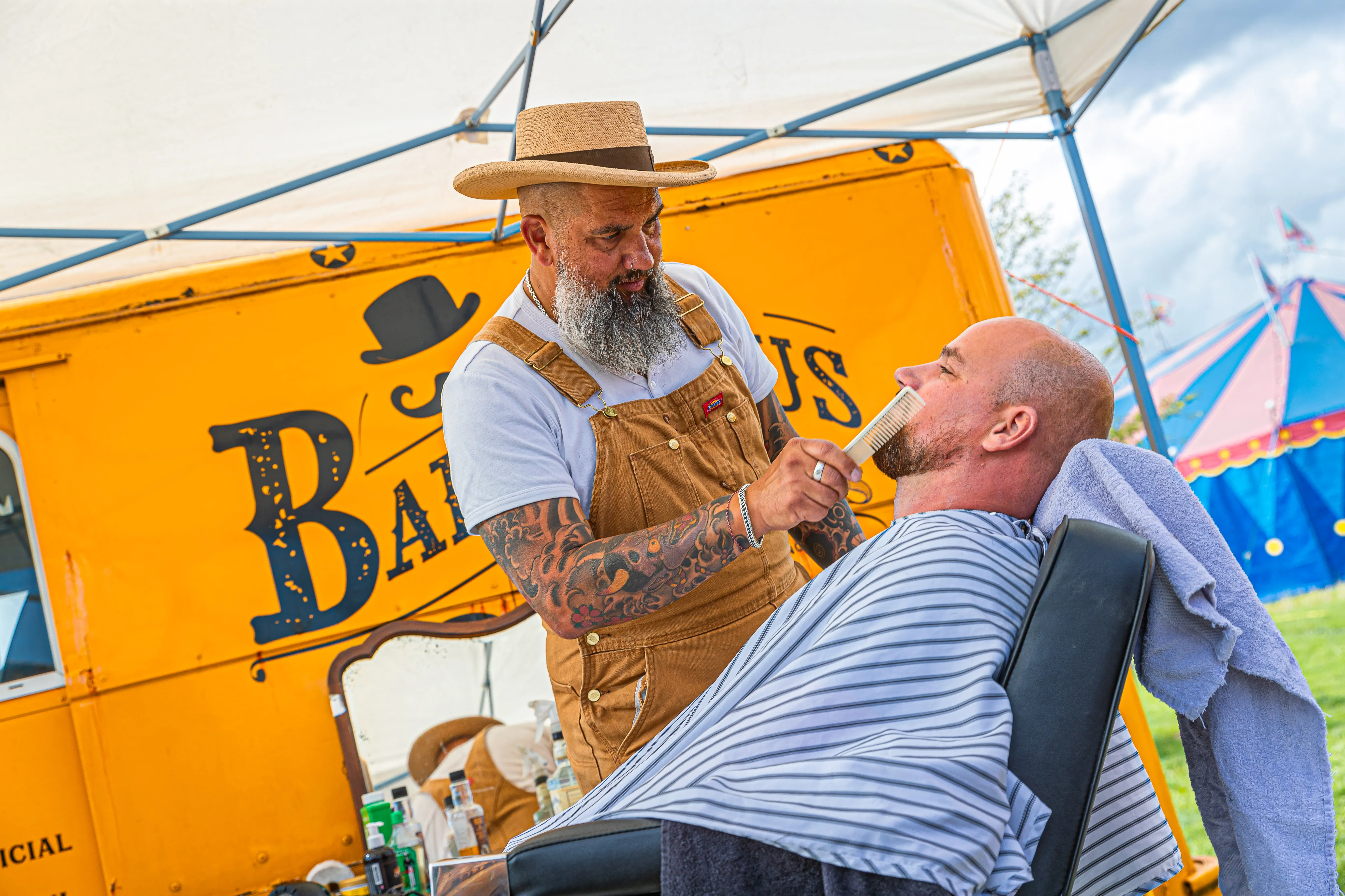 Barber Bus