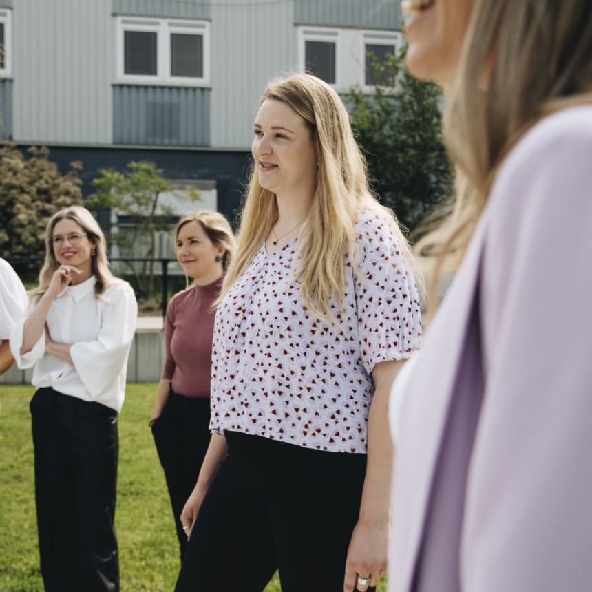 Een team van medewerkers tijdens een DISC-training van trainer en coach Amanda Ronhaar van Toer de Werkvloer.