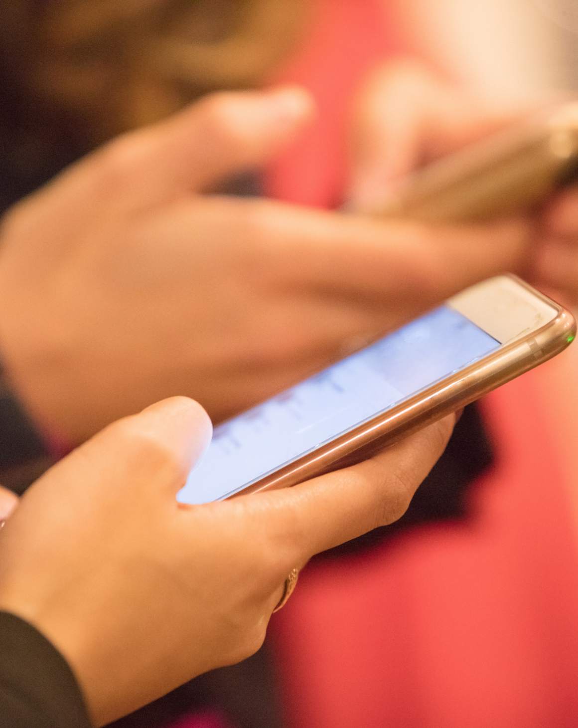 woman-on-phone-reading-text-message