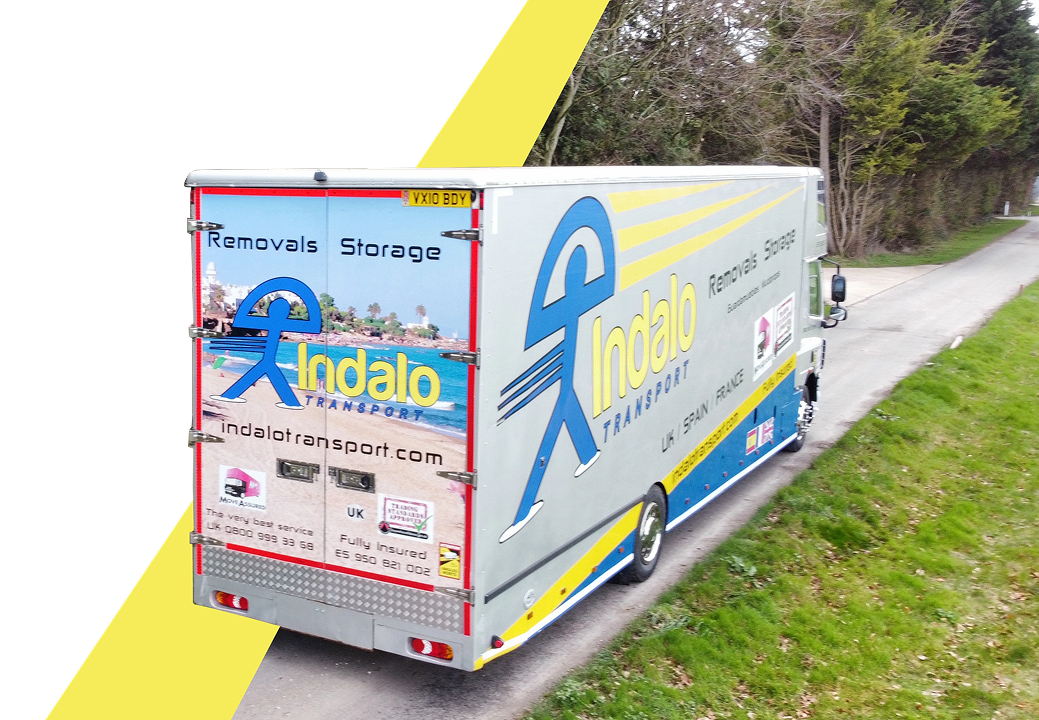 Indalo Transport Pantechnicon on a country road
