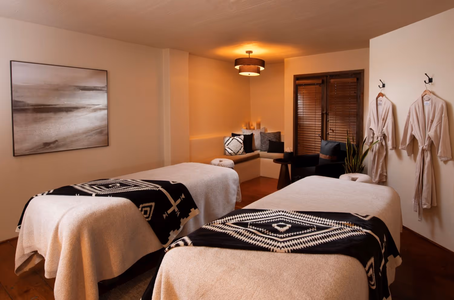 Treatment room with two beds in Spa at Loretto