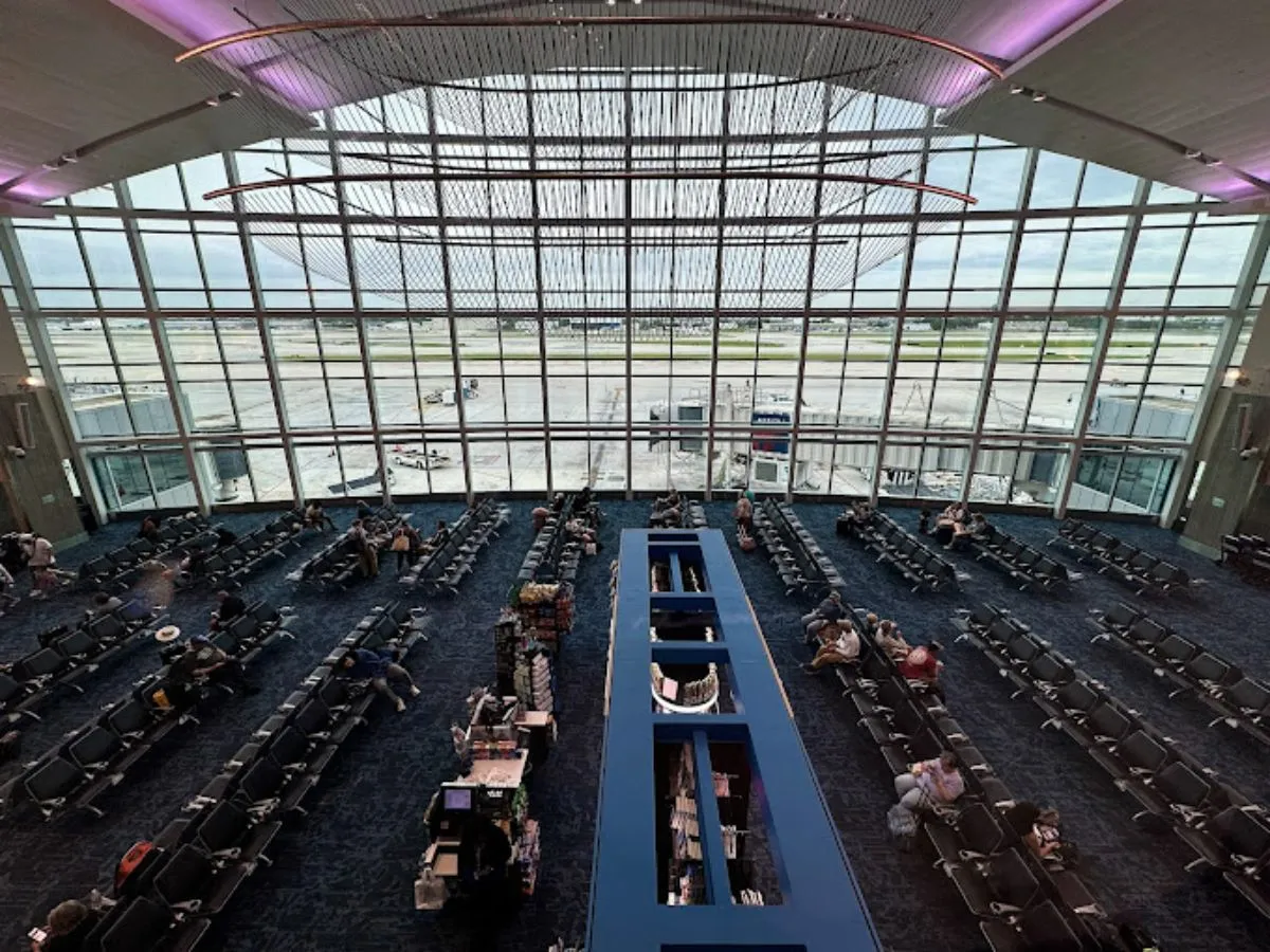 Fort Lauderdale-Hollywood International Airport by Private Jet