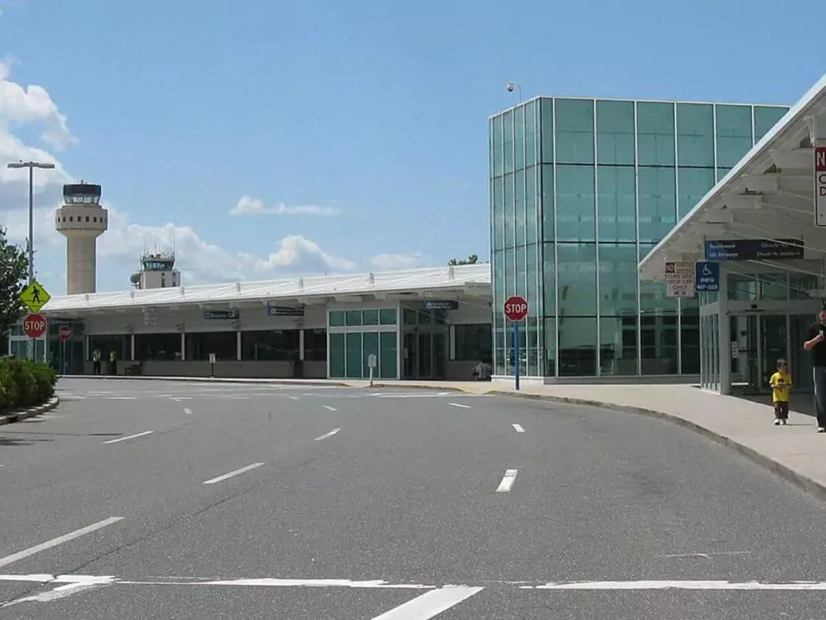 Long Island MacArthur Airport by Private Jet