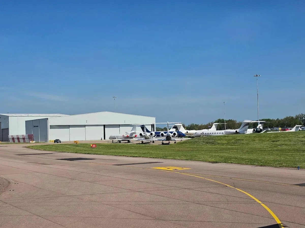 Best Airports for Private Jet Travel from London to Mykonos