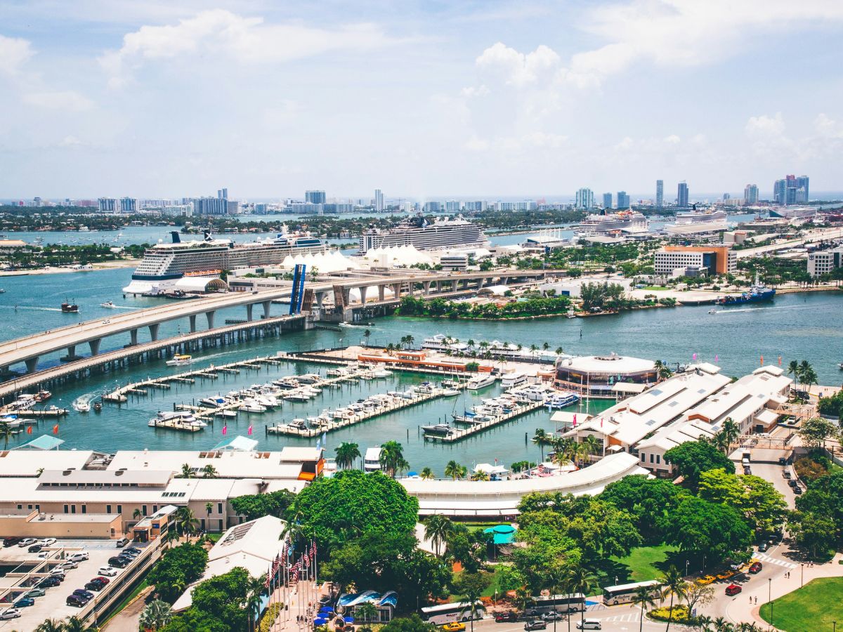 Private Jet Charter Las Vegas to Miami