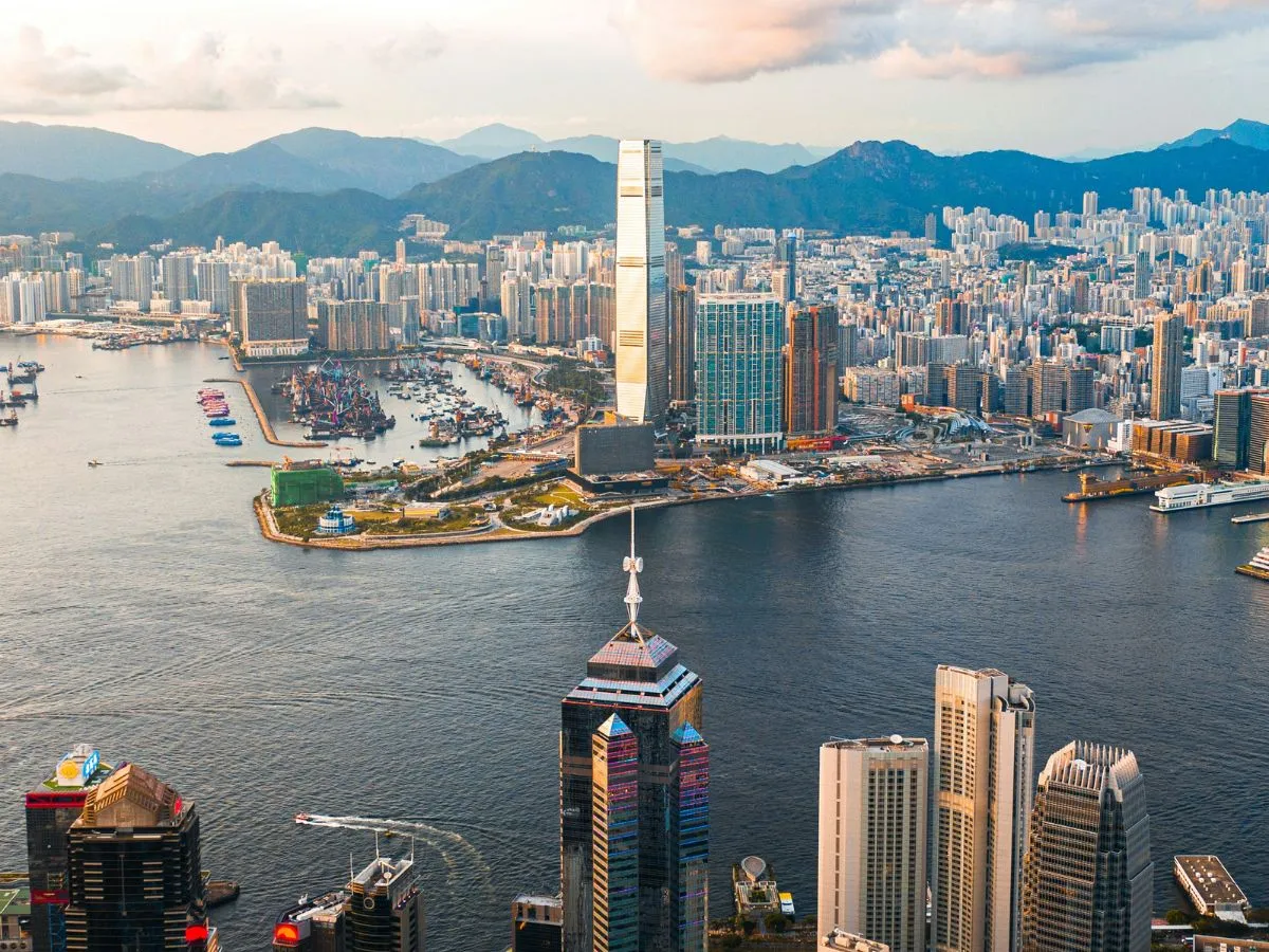 Private Jet from London to Hong Kong