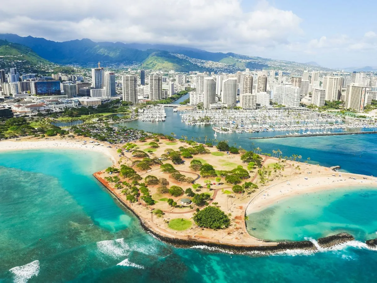 Private Jet from Seattle to Hawaii