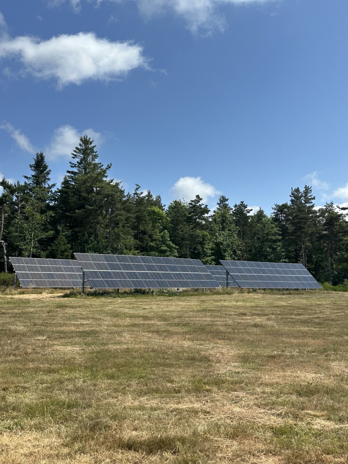 Devesset : 36 kWc, 75 kWh et backup